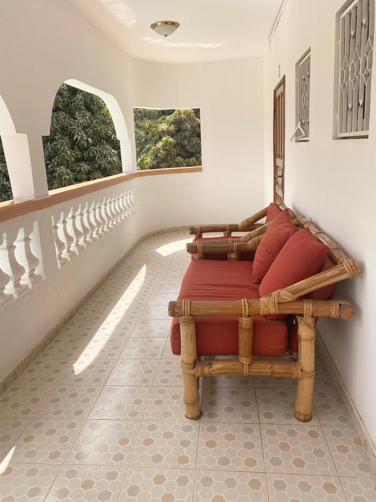 Dabo House Ξενοδοχείο Brufut Εξωτερικό φωτογραφία