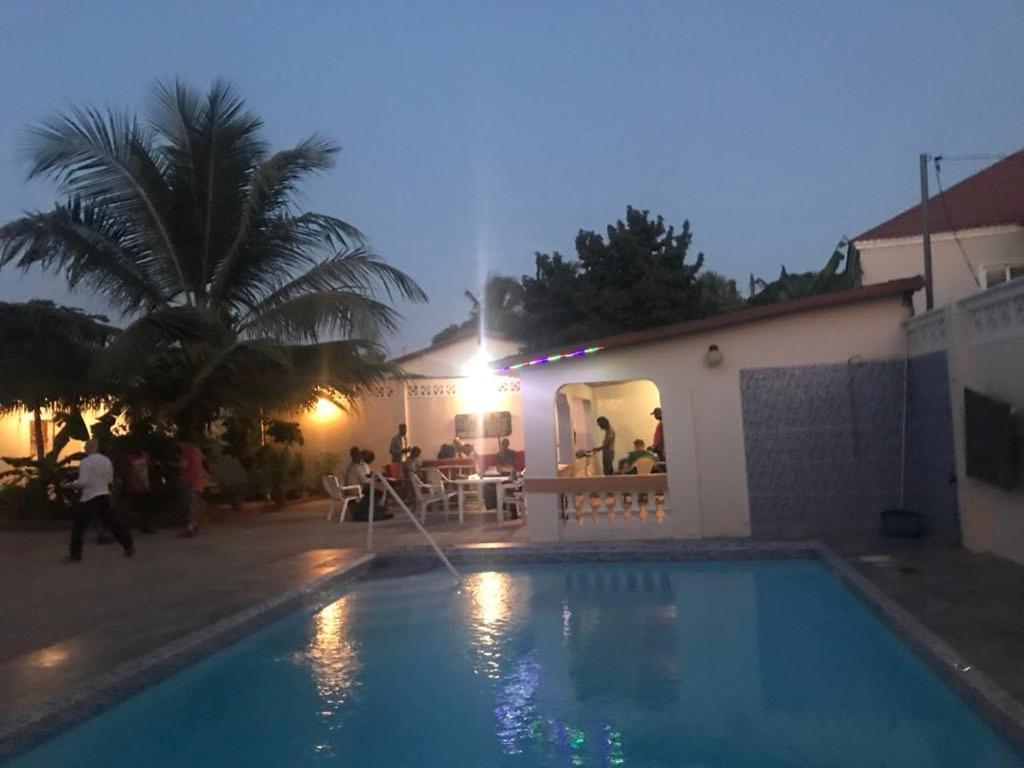 Dabo House Ξενοδοχείο Brufut Εξωτερικό φωτογραφία