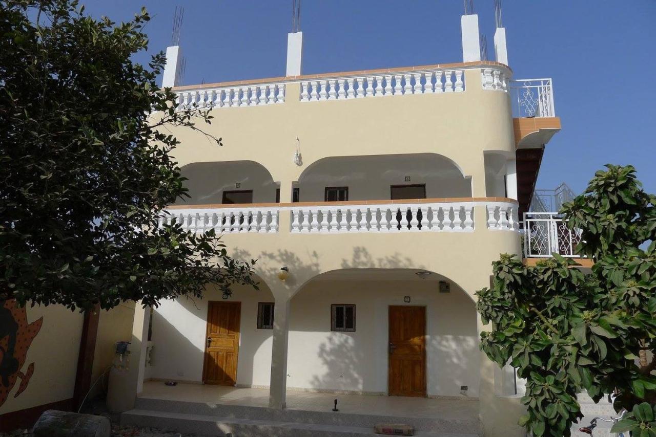Dabo House Ξενοδοχείο Brufut Εξωτερικό φωτογραφία